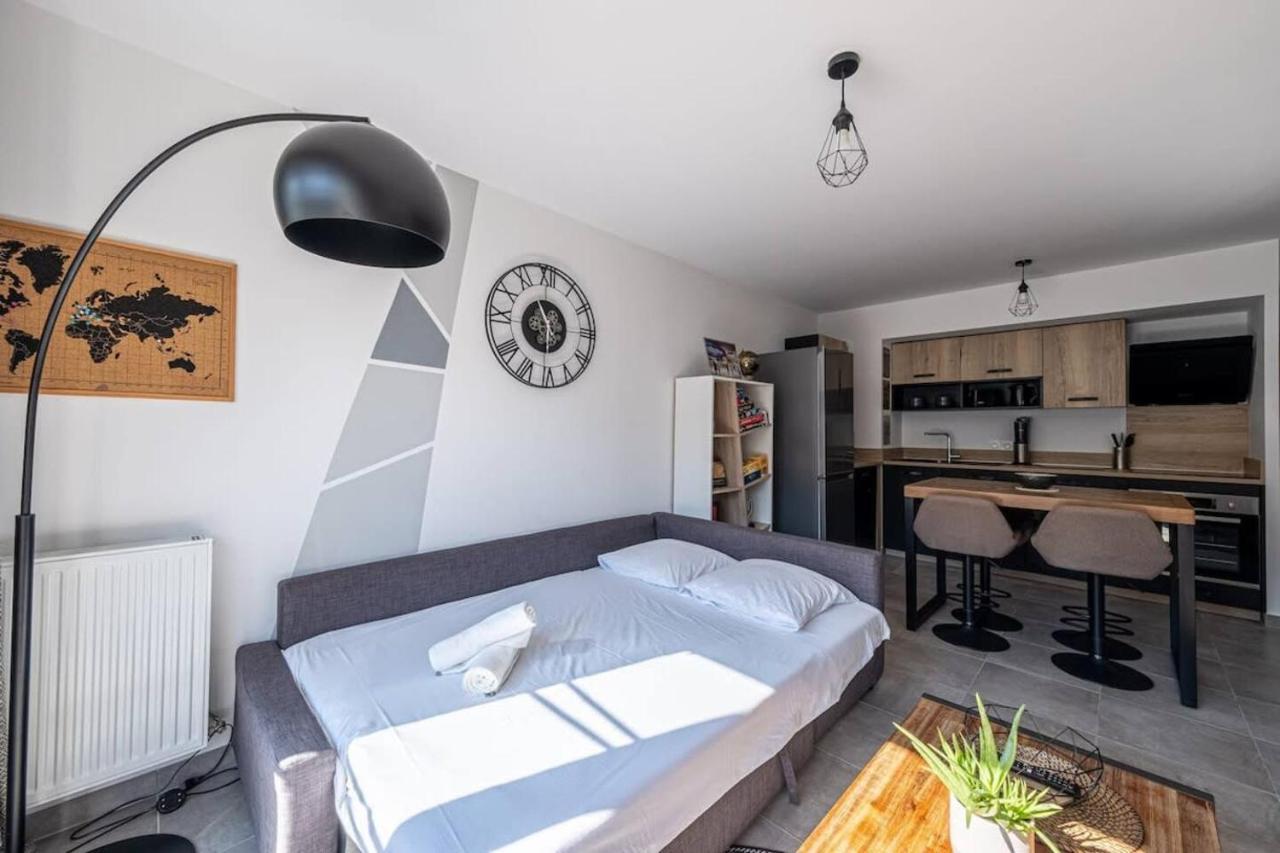 F2 Cozy Pour 4 Proche Disneyland - Fairytale Factory Villeneuve-Saint-Denis Ngoại thất bức ảnh